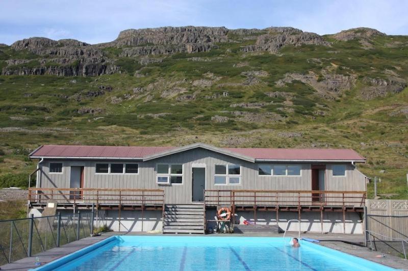 Hotel Laugarholl With Natural Hot Spring Holmavik Exteriör bild