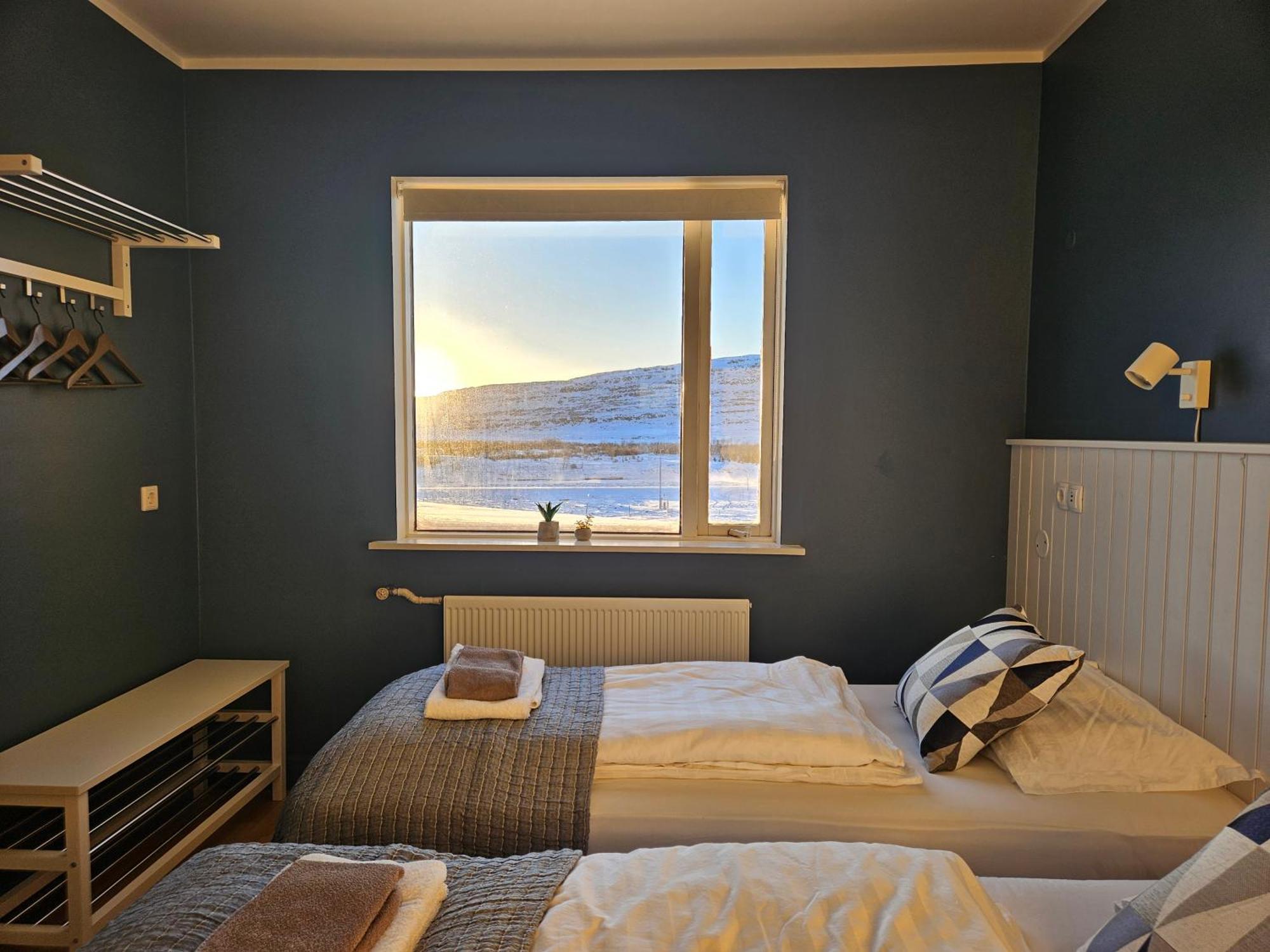 Hotel Laugarholl With Natural Hot Spring Holmavik Exteriör bild