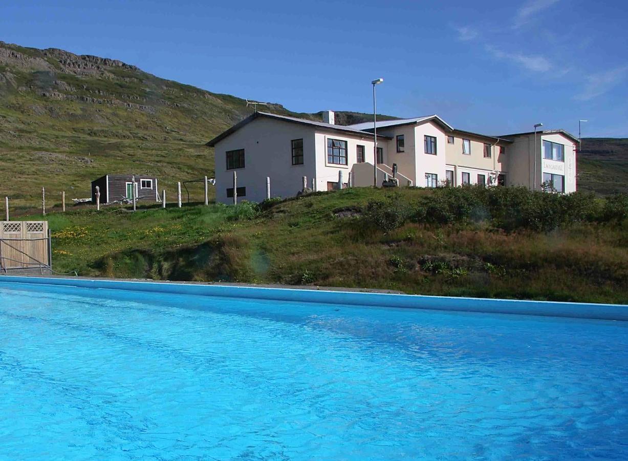 Hotel Laugarholl With Natural Hot Spring Holmavik Exteriör bild